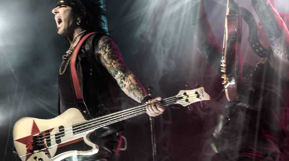 motley crue,motley crue nikki sixx,nikki sixx,nikki sixx bass,nikki sixx play bass,motley crue new music,new motley crue music,motley crue guitarist,bob rock,bob rock motley crue,motley crue bob rock,john 5, MÖTLEY CRÜE: BOB ROCK Says NIKKI SIXX Didn&#8217;t Know How To Play Bass Prior To &#8216;DR. FEELGOOD&#8217; Album