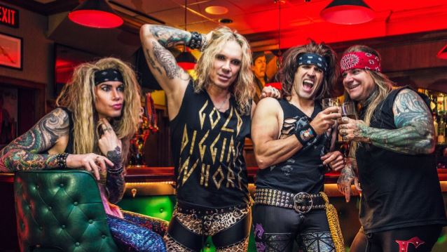 STEEL PANTHER felt ‘unwelcome’ by MÖTLEY CRÜE during 2011 tour