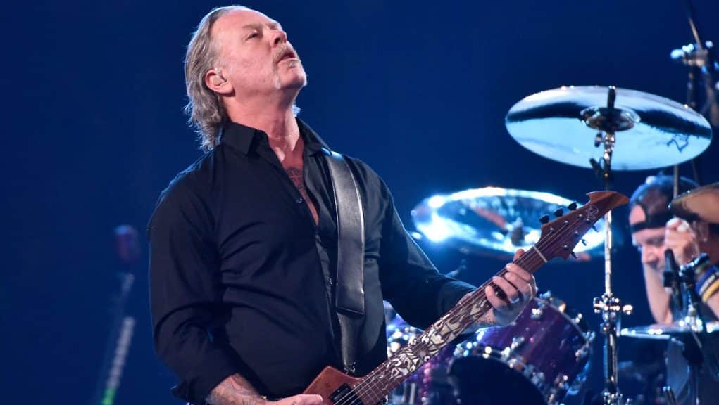 Video: METALLICA Perform ‘Moth Into A Flame’ From ‘S&M2’