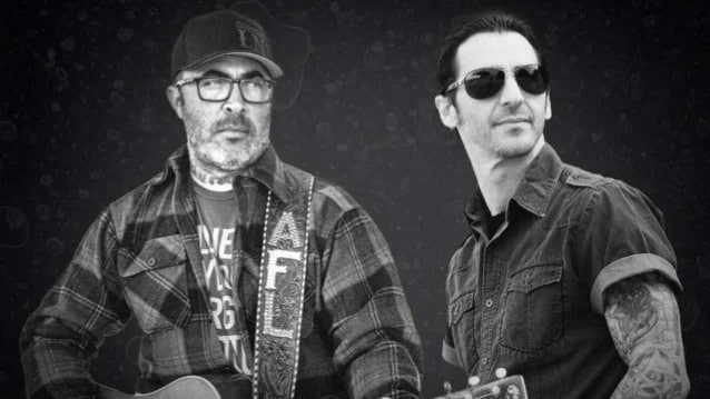 sully erna aaron lewis, GODSMACK’s SULLY ERNA And STAIND’s AARON LEWIS Announce ‘The American Drive-In Tour’