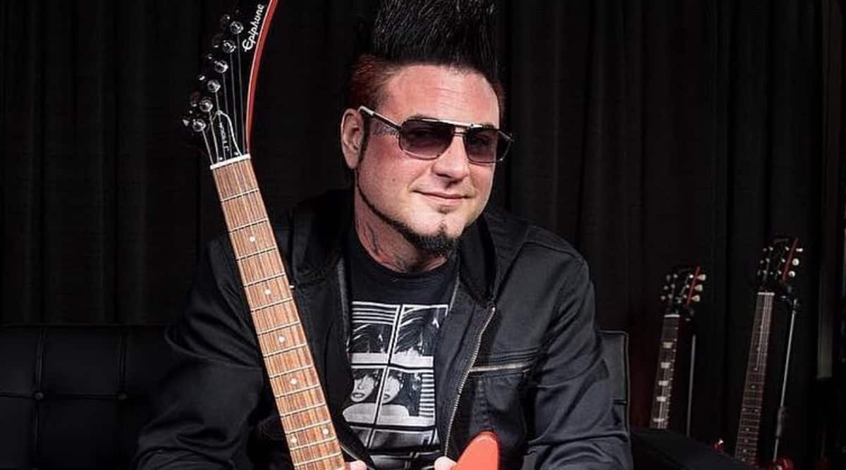 It’s Been All But Confirmed That Guitarist JASON HOOK Has Left FIVE FINGER DEATH PUNCH