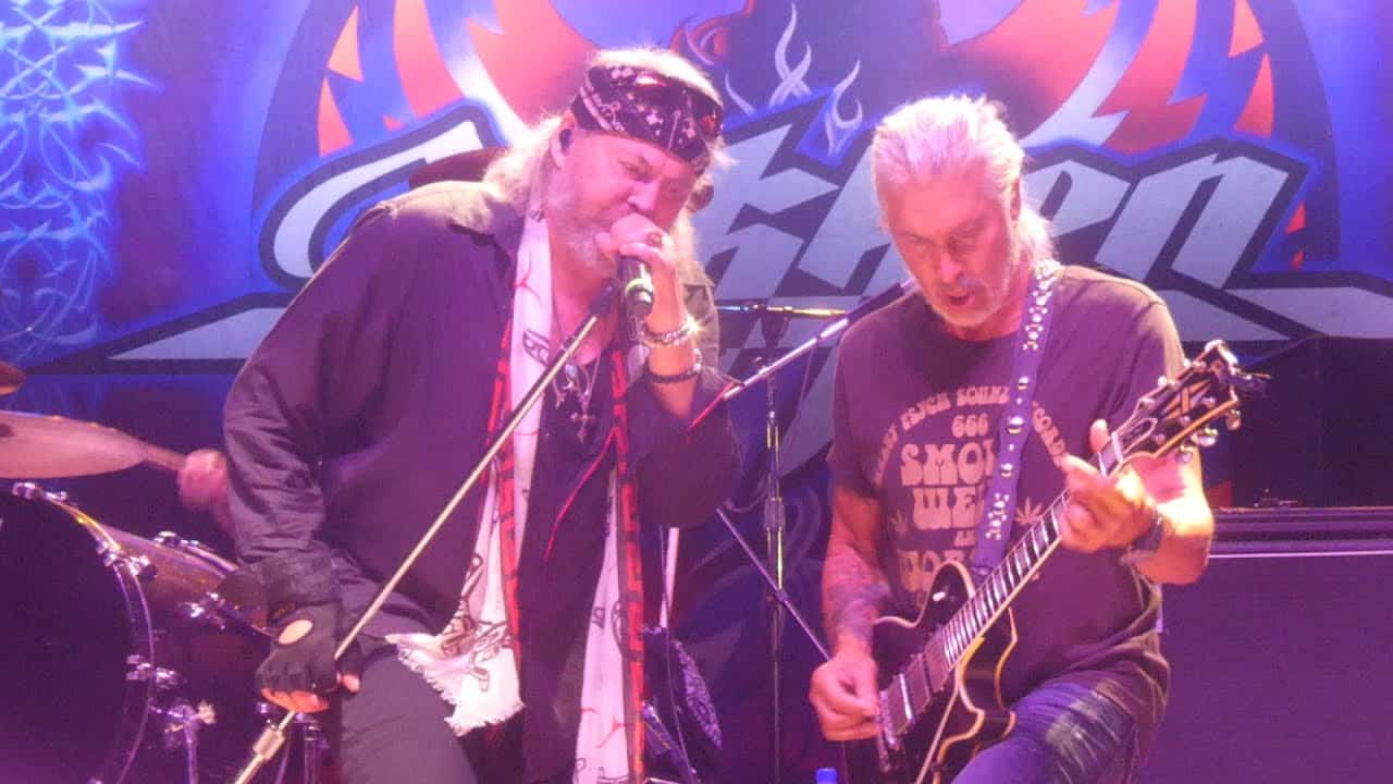 VIDEO: GEORGE LYNCH Reunites With DOKKEN On Stage In Pennsylvania