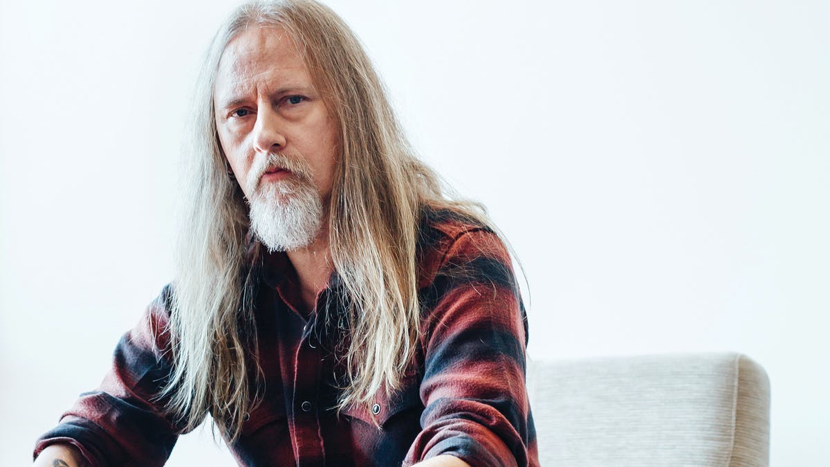 ALICE IN CHAINS’ Jerry Cantrell Shares Live Performance Of “Brighten” From Livestream Show