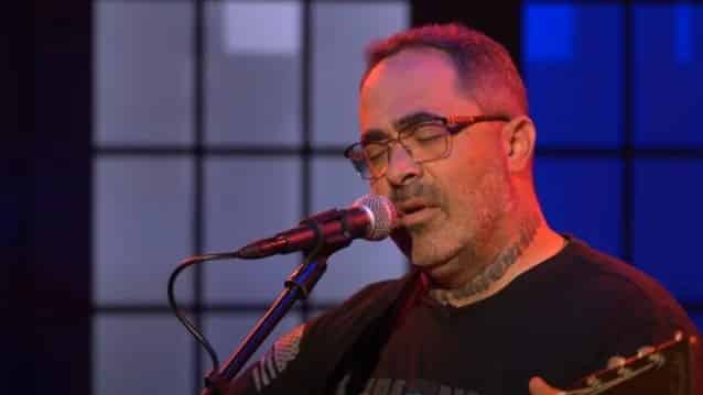 VIDEO: STAIND’s AARON LEWIS Performs Controversial New Song, ‘Am I The Only One’, On ‘Candace’ Show