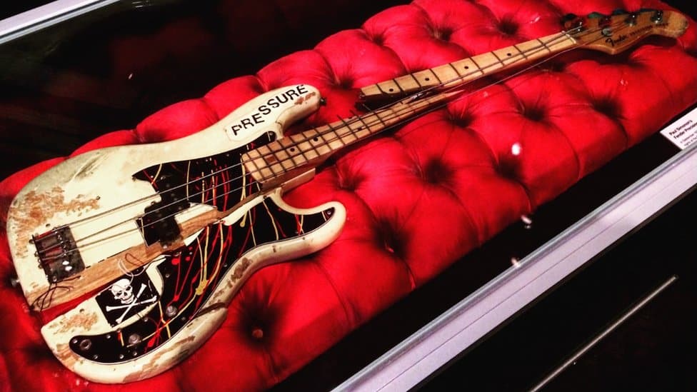 THE CLASH’s Iconic ‘London Calling’ Bass To Go On Display At The Museum Of London