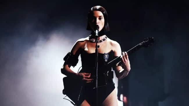 ST. VINCENT Says Her Next Album May Be An “Angry” Metal Record