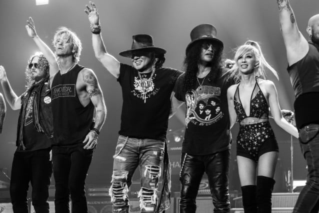 SLASH Says GUNS N ROSES Are Hoping To Have New Music Out By The Summer