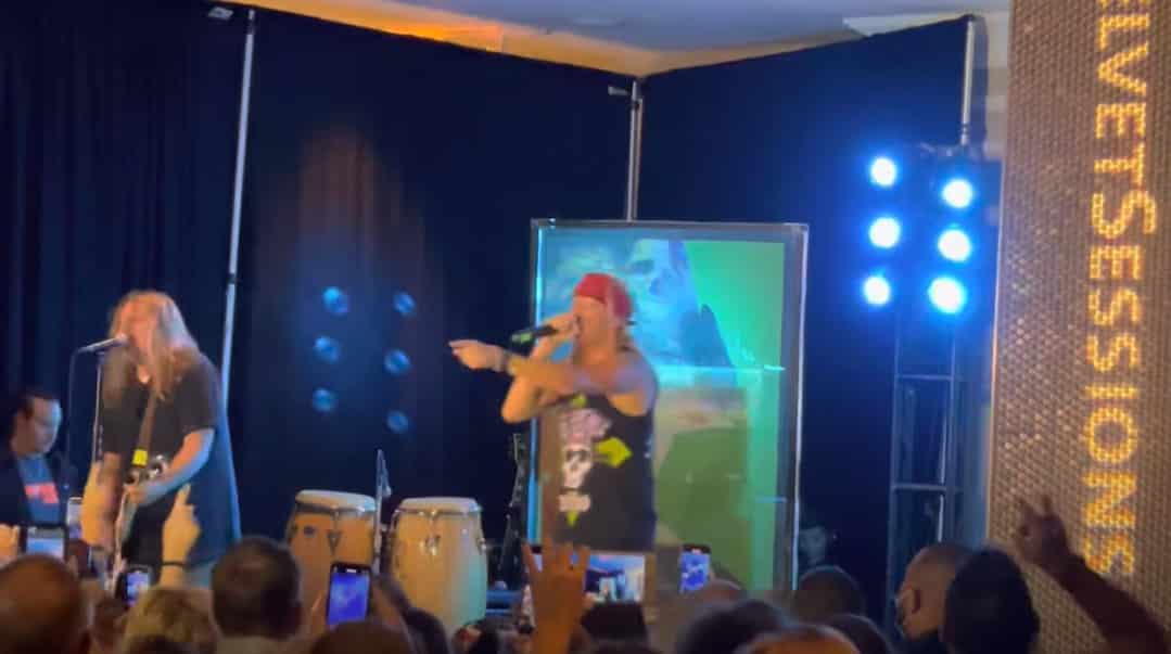 Watch BRET MICHAELS Pull Out The POISON Classics In Orlando Hotel Lobby Concert
