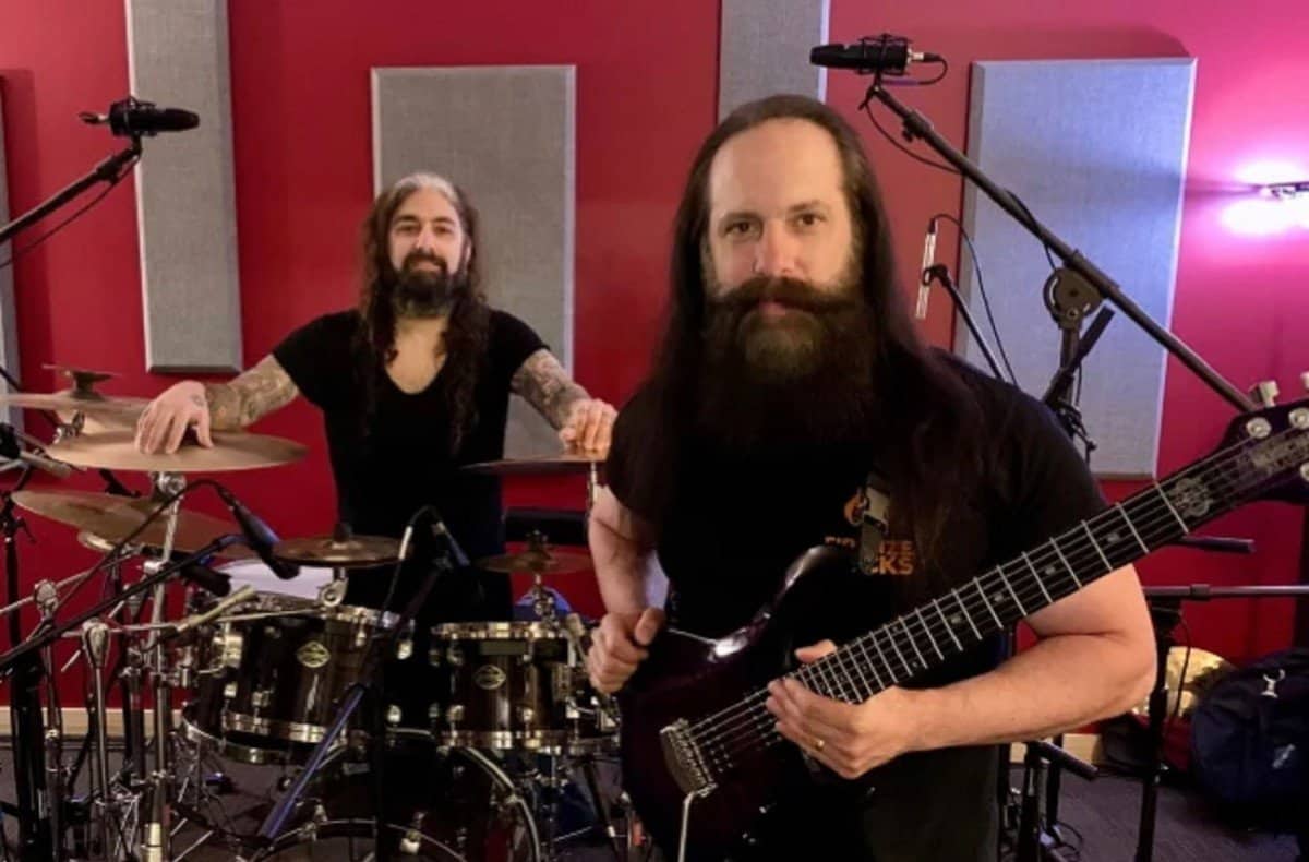 dream theater,dream theater john petrucci,dream theater mike portnoy,john petrucci mike portnoy,john petrucci mike portnoy dave larue,john petrucci solo album, DREAM THEATER’s JOHN PETRUCCI Releases Music Video For ‘Temple Of Circadia’ Featuring MIKE PORTNOY