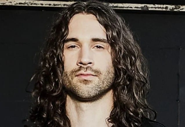Guitarist For SLASH And MAMMOTH WVH Involved In A ‘Serious Car Accident’
