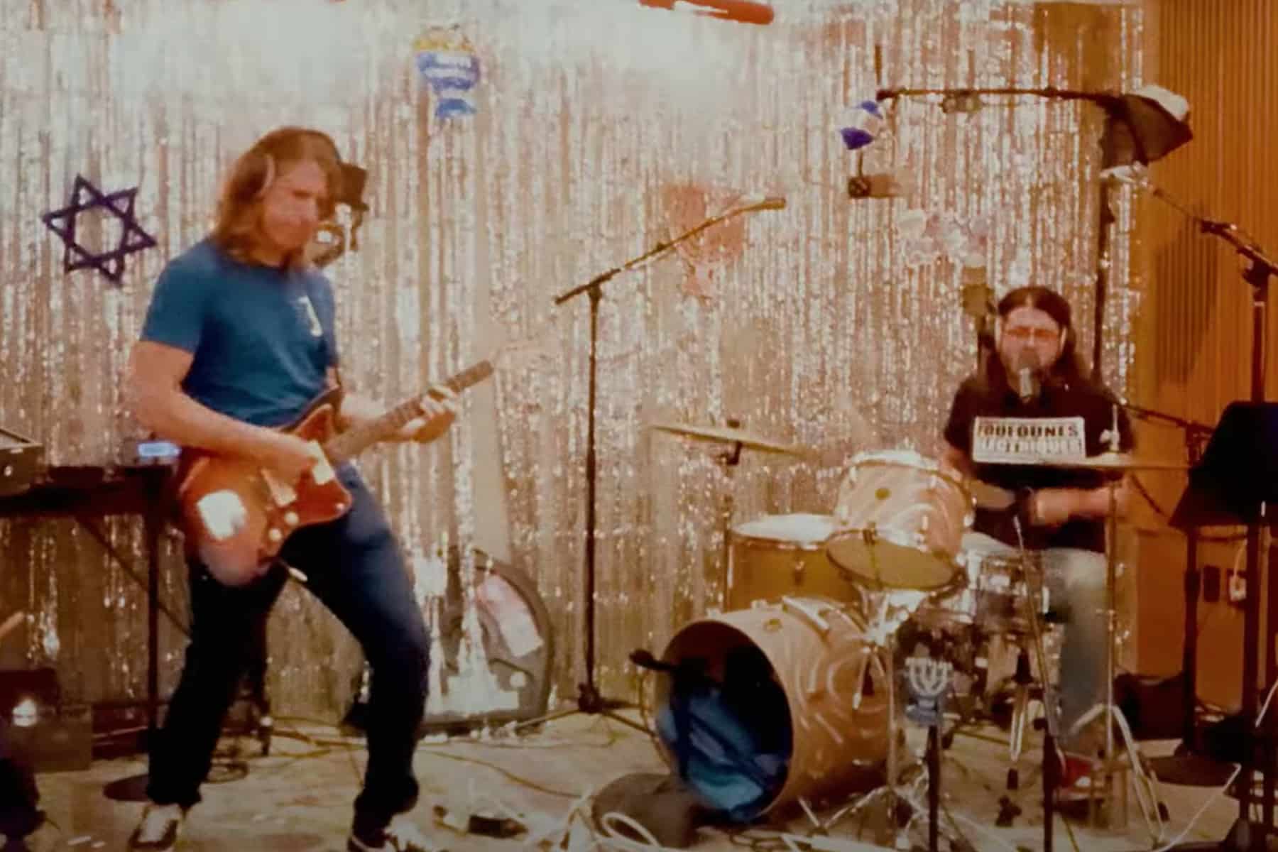 DAVE GROHL And GREG KURSTIN Release Cover Of VAN HALEN’s “Jump”