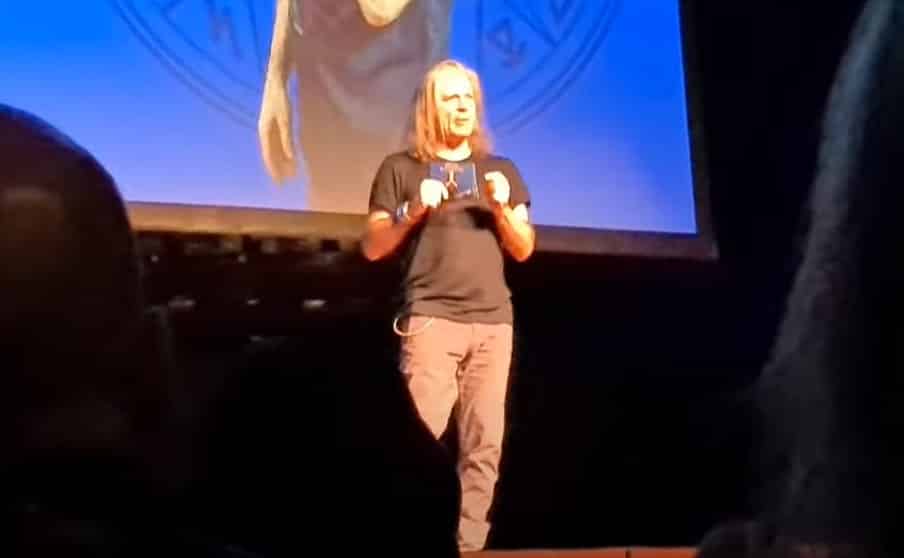 Watch BRUCE DICKINSON Sing A Cappella Version Of IRON MAIDEN’s ‘Revelations’ At Spoken-Word Show