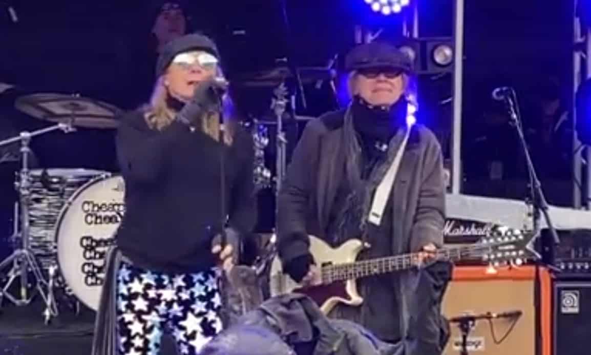 Watch CHEAP TRICK Perform At Baltimore Ravens Vs. Pittsburgh Steelers Game