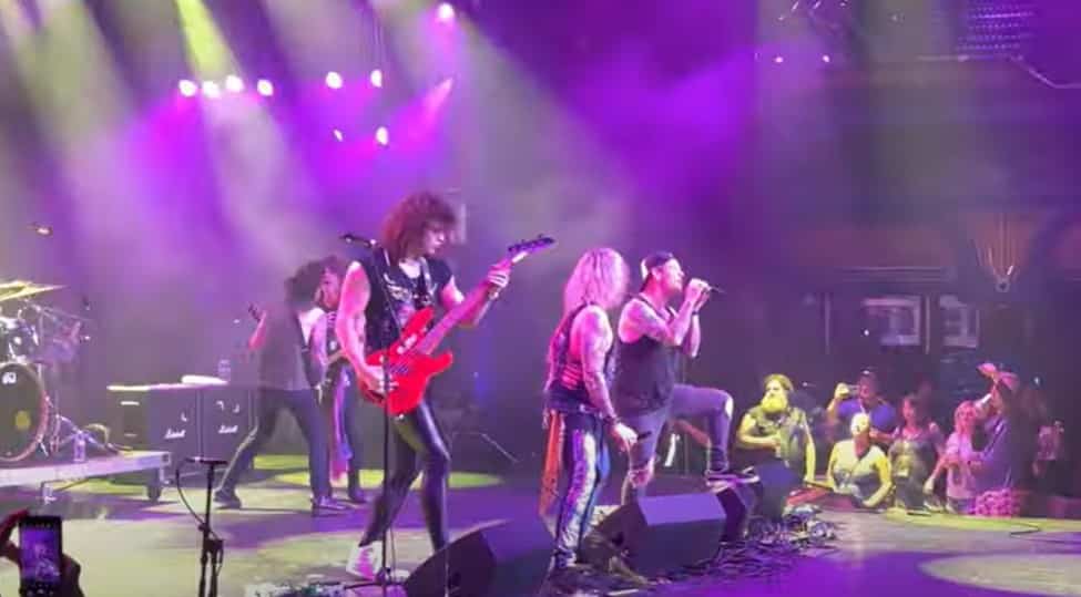 Video: COREY TAYLOR Sings DIO’s ‘Rainbow In The Dark’ With STEEL PANTHER On SHIPROCKED Cruise