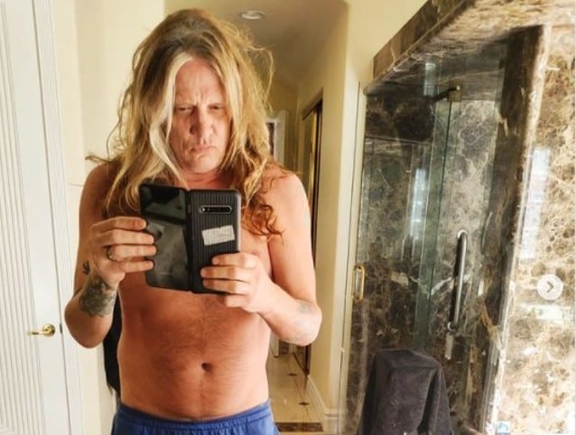 SEBASTIAN BACH Shares New Selfie: ‘I Have Lost Around 35 Pounds Since August 2021’