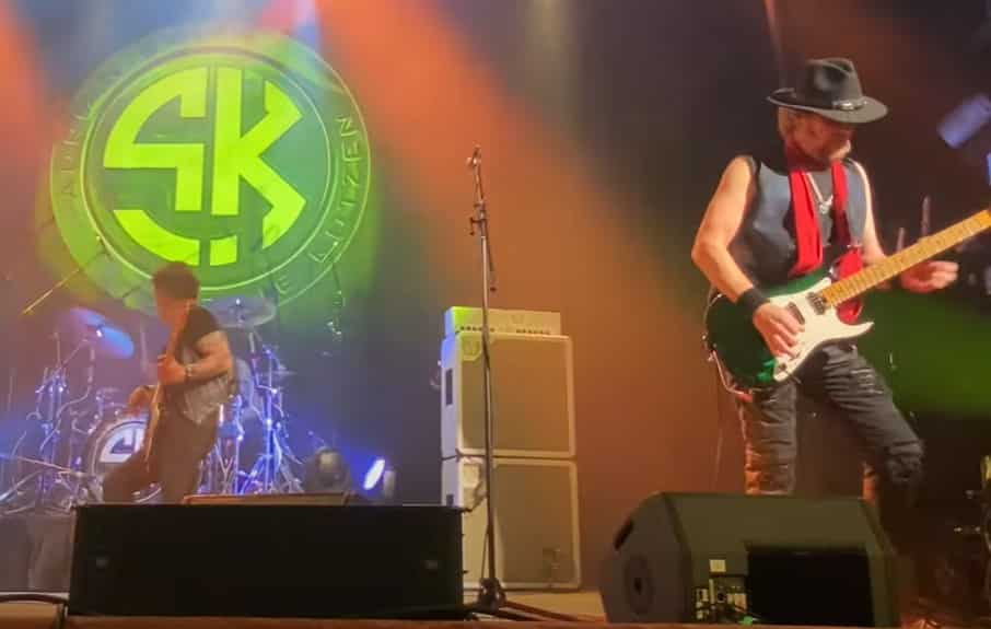 Video: IRON MAIDEN’s NICKO MCBRAIN Plays ‘Wasted Years’ With ADRIAN SMITH And RICHIE KOTZEN