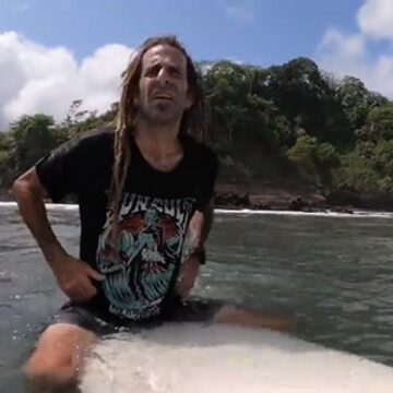 randy-blythe-surfing