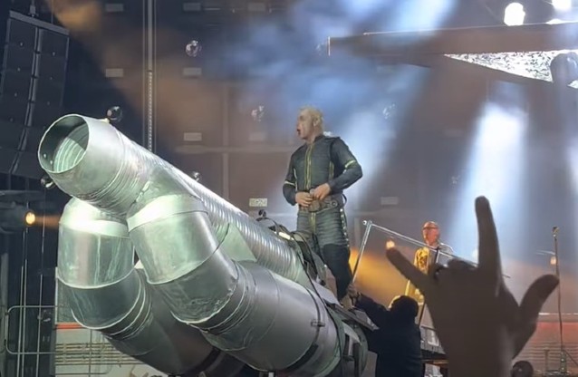 rammstein,rammstein live,rammstein tour,rammstein montreal,rammstein du hast lyrics,rammstein stage,rammstein video, Check Out Epic Footage From RAMMSTEIN’s First North American Stadium Tour Concert