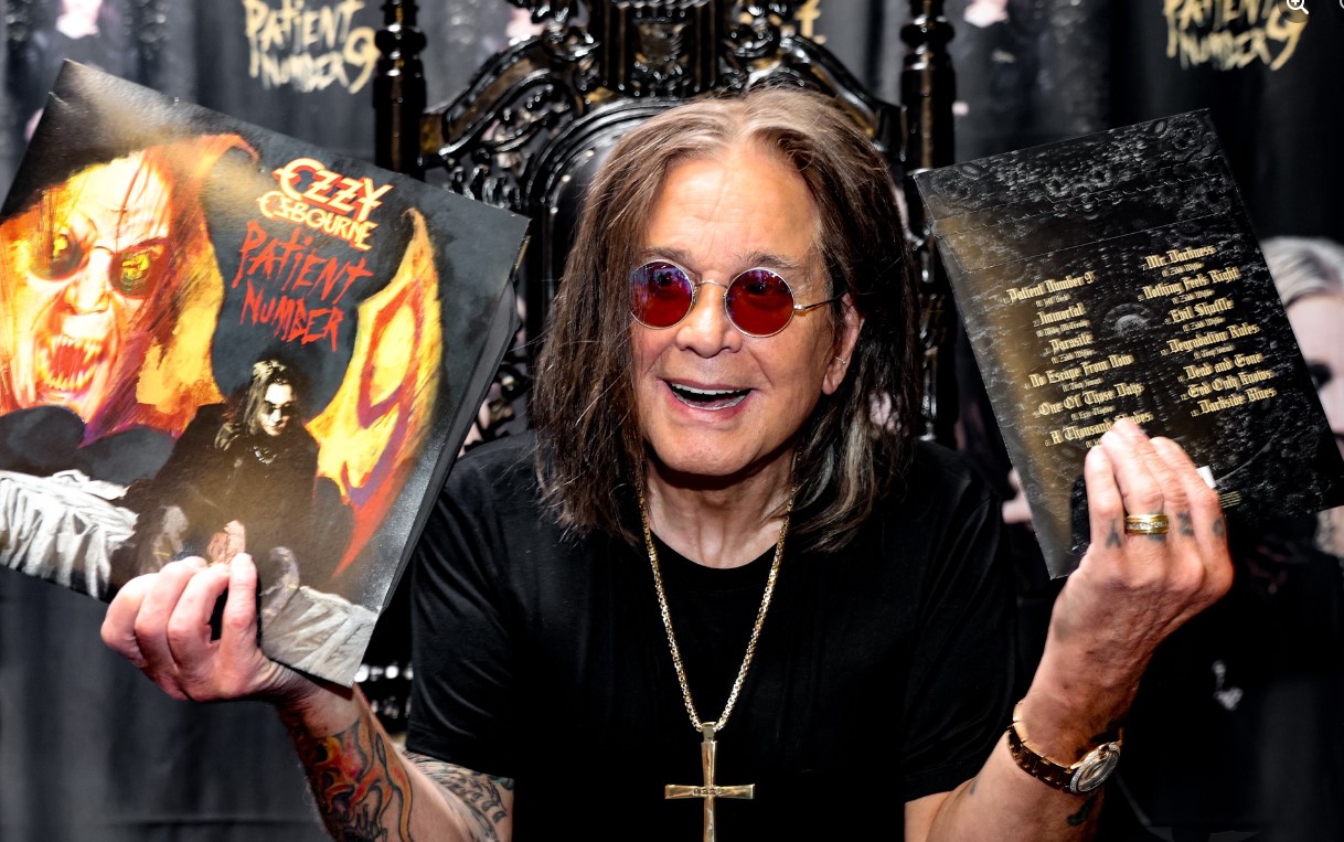 ozzy-osbourne-in-store-patient-number-9-siging