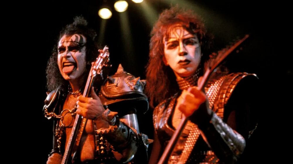 gene simmons,kiss,gene simmons kiss,kiss gene simmons,vinnie vincent,vinnie vincent kiss,kiss vinnie vincent,vinnie vincent guitar, KISS’s GENE SIMMONS Compares VINNIE VINCENT’s Guitar Playing To ‘YNGWIE MALMSTEEN On Crack’