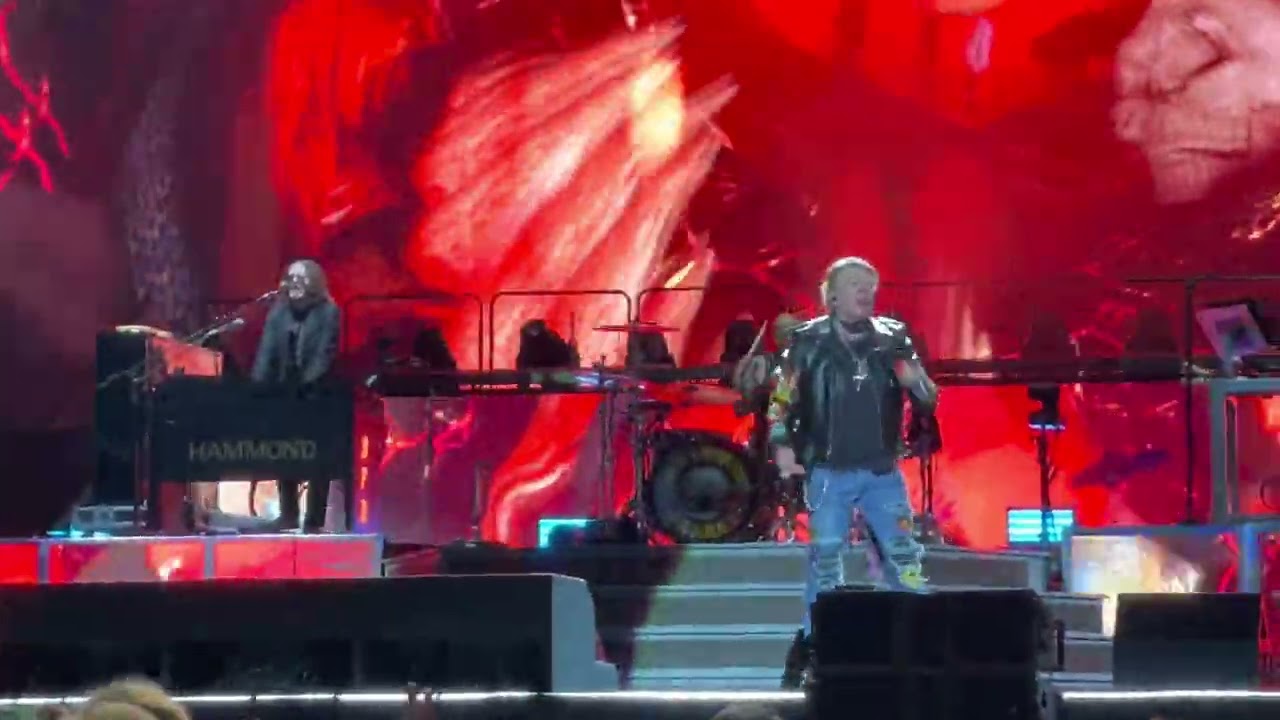 Video Thumbnail: Guns N Roses – Paradise City – Live @ Adelaide Oval Australia 29/11/22 @BREAKDANCER71