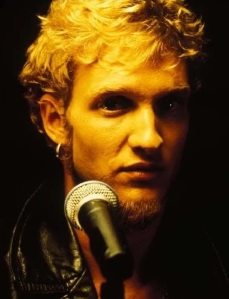 layne staley,alice in chains,layne staley death,layne staley girlfriend,layne staley cause of death,layne staley music groups,layne staley songs,layne staley height,layne staley daughter,layne staley unplugged,alice in chains singer,alice in chains singer died,alice in chains singer death cause,layne staley facts,layne staley last photo,layne staley last photo 2002,layne staley death scene, LAYNE STALEY: 13 Facts Revealed About ALICE IN CHAINS’ Late Vocalist