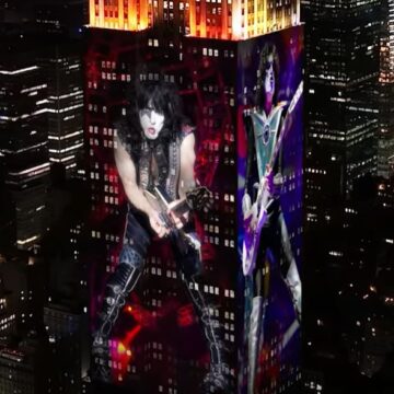 kiss-empire-state-building